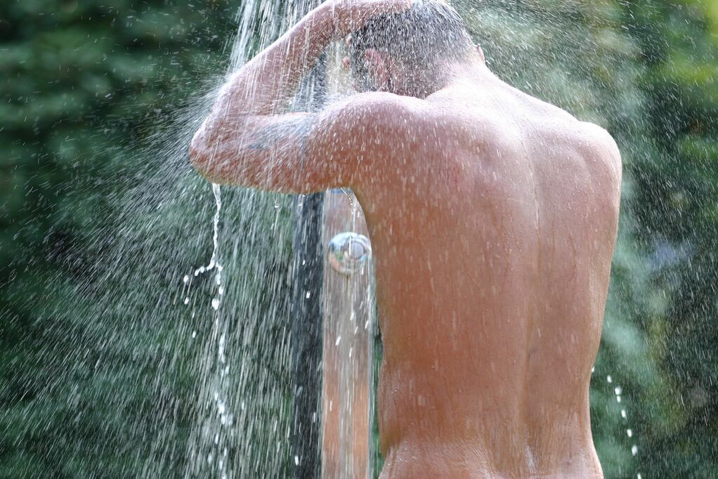 Penis büyütme için egzersiz yapmadan önce sıcak bir duş almalısınız. 